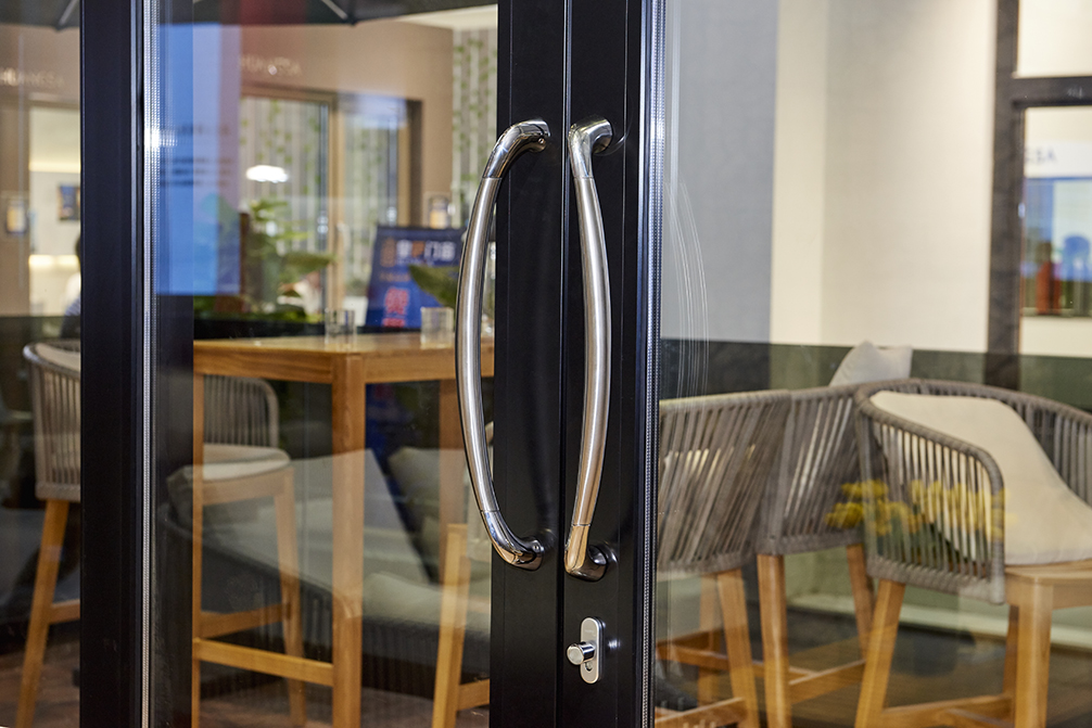 確認(rèn)過眼神，我遇上對(duì)的門窗