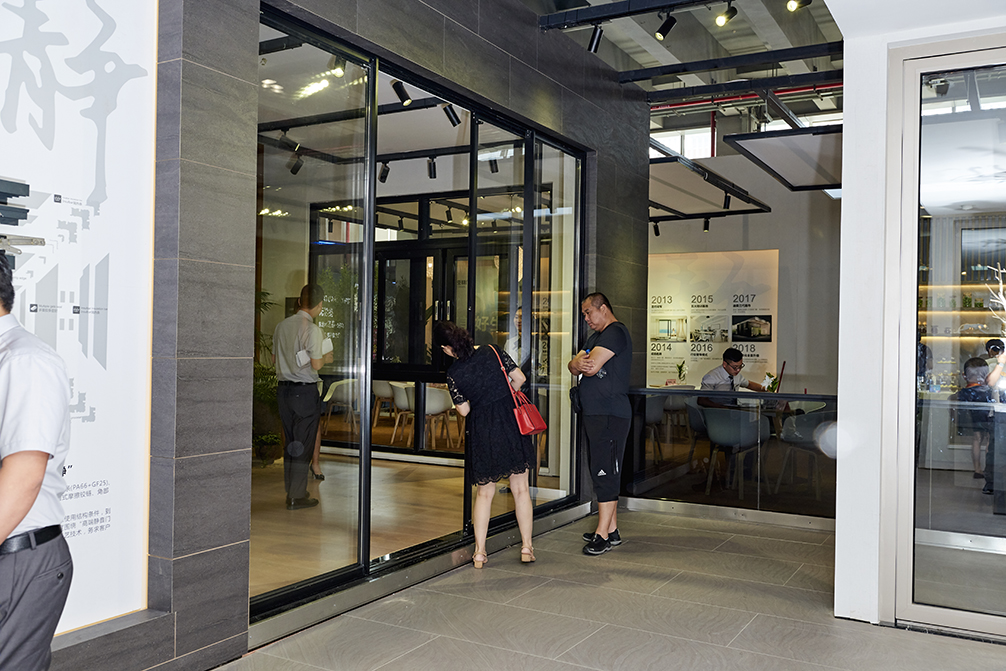 鋁合金門窗型材是不是越厚越好？